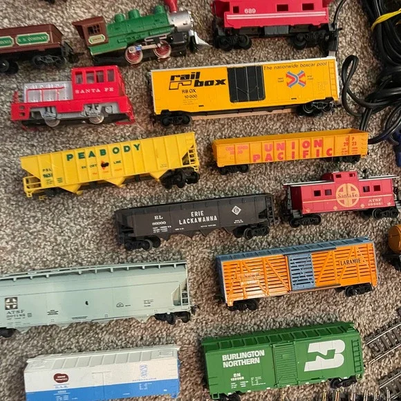 Vtg Tyco Life-Like Electric Train Set HO Scale Accessories Track Cars Tansformer